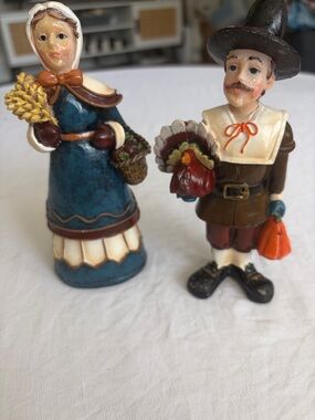 Thanksgiving Pilgrim Couple Figurines - Blue, Brown & Cream
